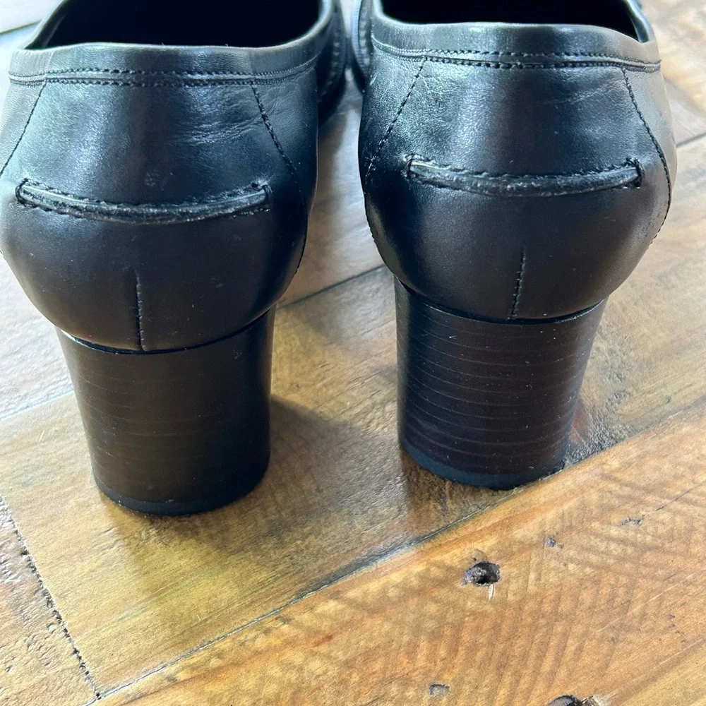 ***SOLD***
Vintage Women’s Salvatore Ferragamo Brass Horse-bit Heeled Loafers - Picture 11 of 16